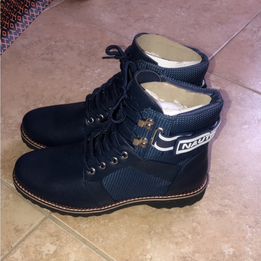 Women’s Boots.